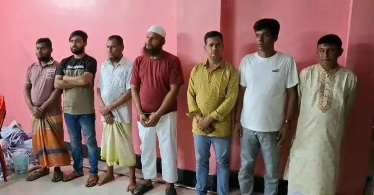 গাজীপুরে গ্রেপ্তারদের ছবি